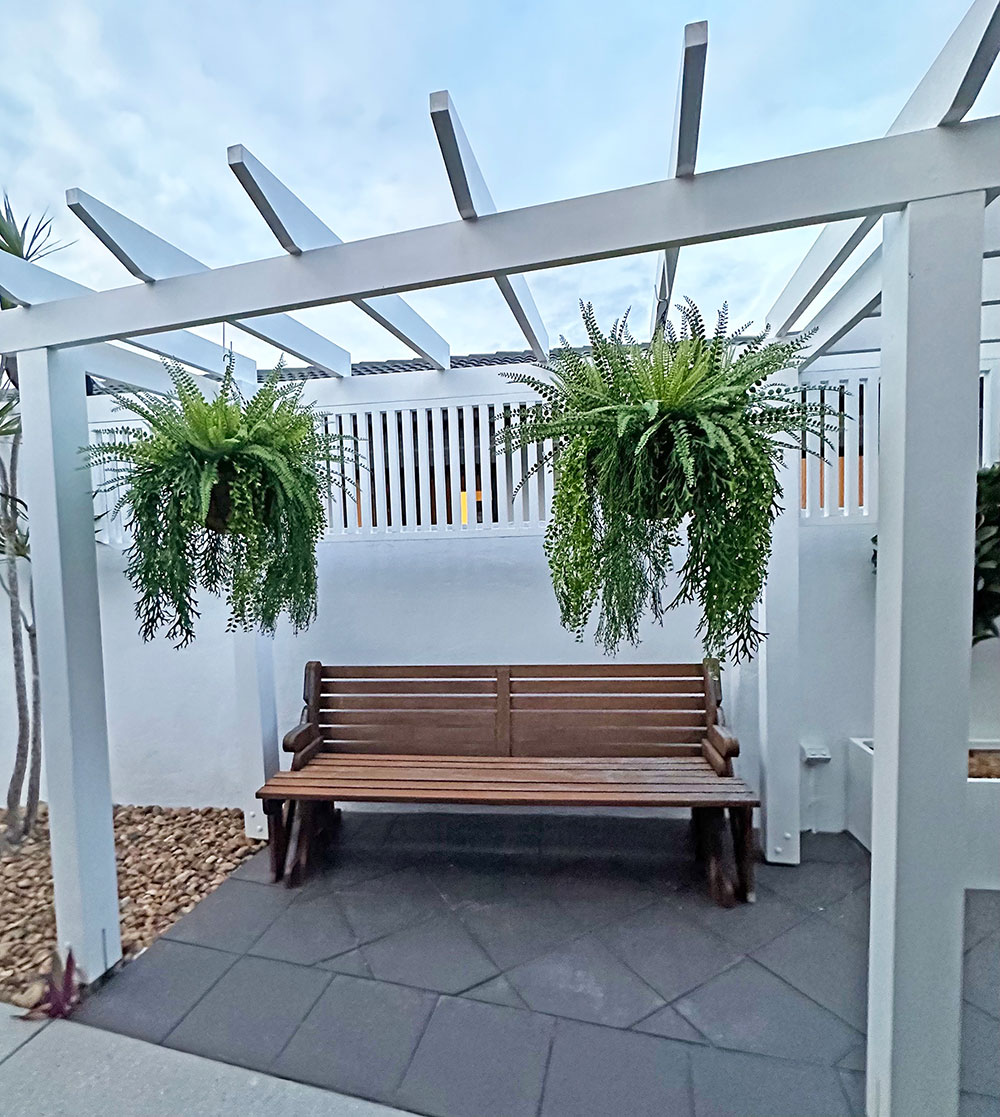 Hanging Baskets- UV-Ferns [med]